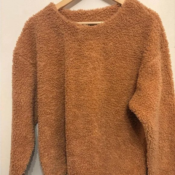 Uniqlo Warm Brown Crew Neck Sweater - Picture 5 of 5